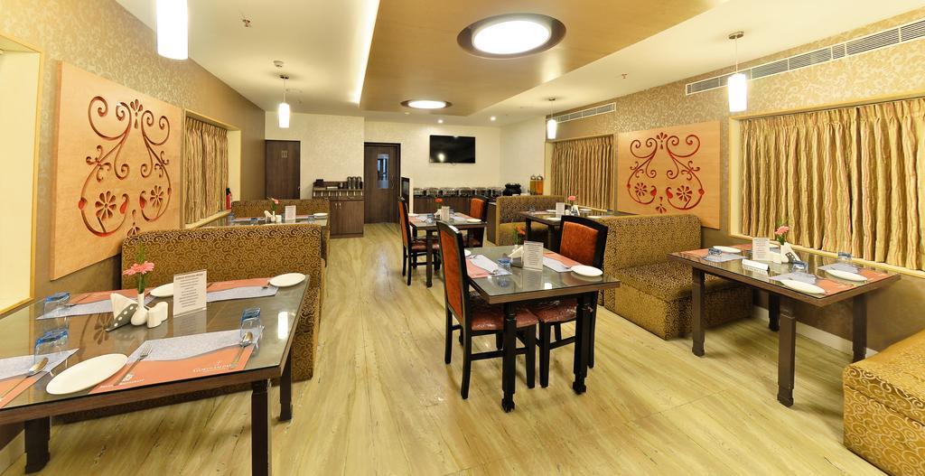 Hotel Gokulam Park Chennai Zewnętrze zdjęcie