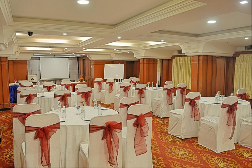 Hotel Gokulam Park Chennai Zewnętrze zdjęcie