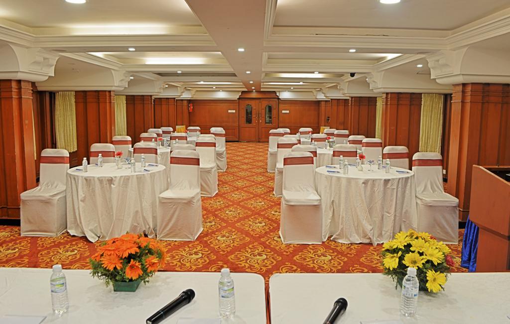 Hotel Gokulam Park Chennai Zewnętrze zdjęcie