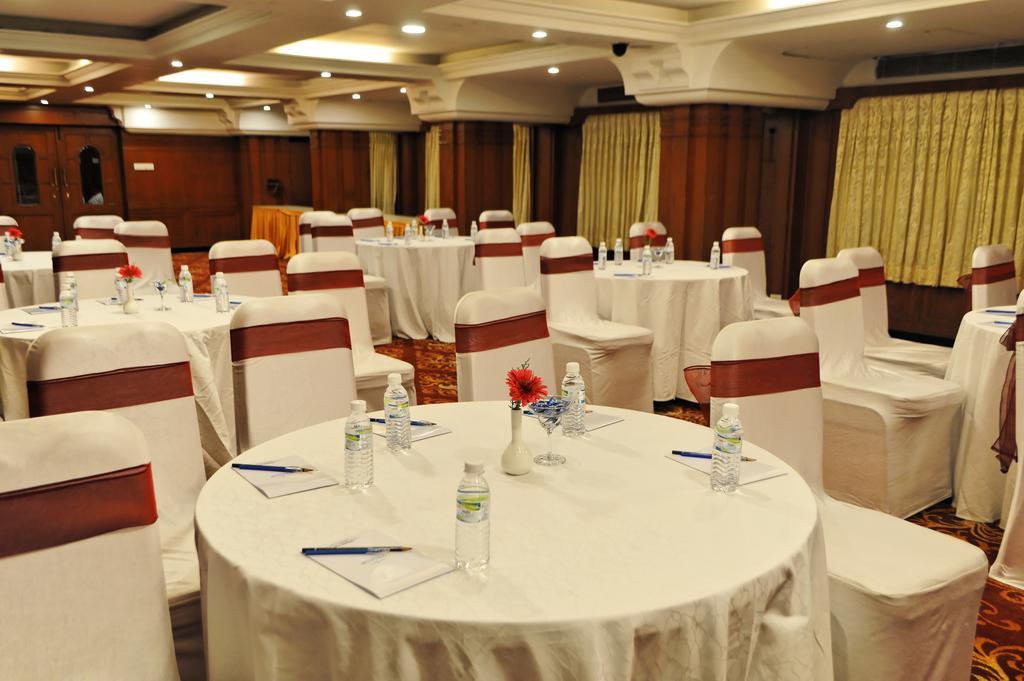 Hotel Gokulam Park Chennai Zewnętrze zdjęcie