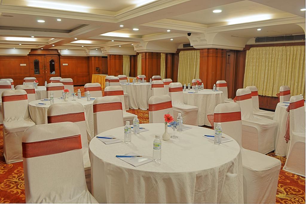 Hotel Gokulam Park Chennai Zewnętrze zdjęcie